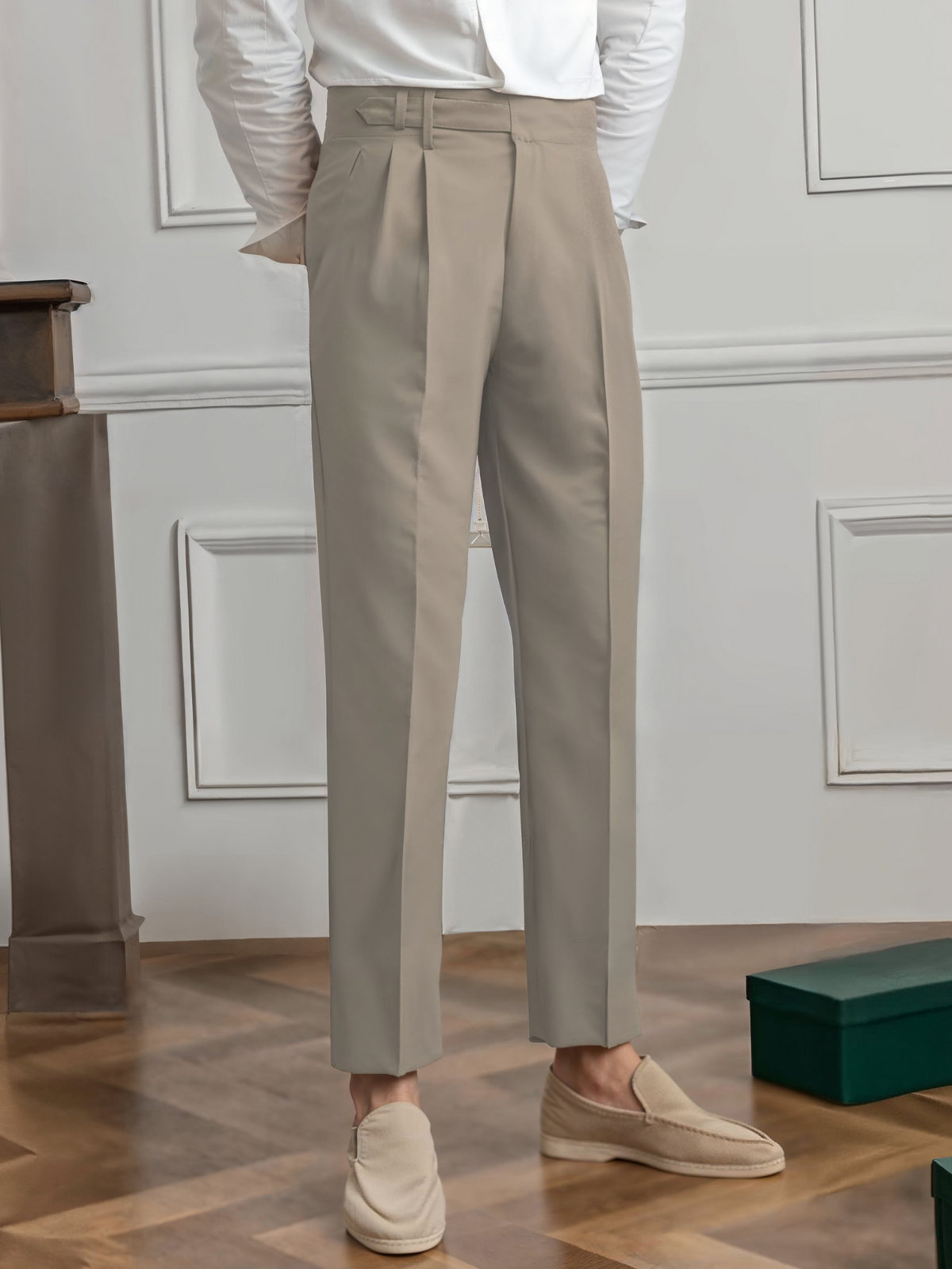 Belvenza | Pantaloni Plissettati in Tessuto Premium